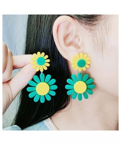 60s 70s Vintage Daisy Flower Earrings for Women Girls Acrylic Retro Disco Hippie Earrings Boho Petal Layered Dangle Drop Earr...